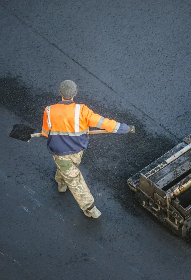 Laying fresh asphalt